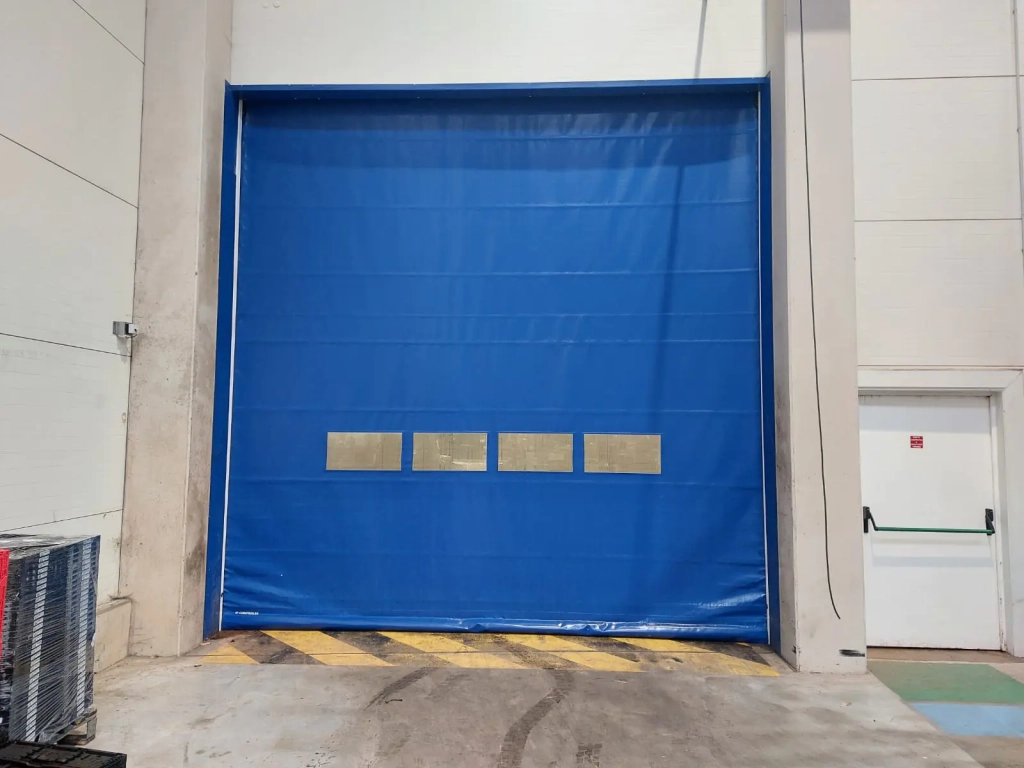 Installation d’une porte souple automatique à Toulouse